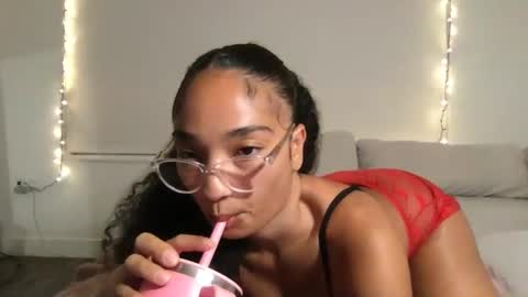 Snapshot of rosalinatoosexy chatting on 3, 10, 2025 Rosalina online show from 3, 10, 2025