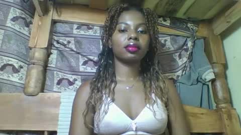 Snapshot of rosalinda933 chatting on 16, 4, 2026 Rosalinda online show from 16, 4, 2026