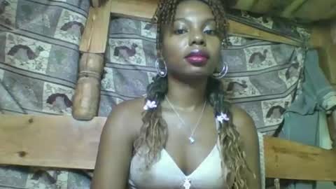Snapshot of rosalinda933 chatting on 19, 4, 2026 Rosalinda online show from 19, 4, 2026
