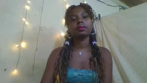 Snapshot of rosalinda933 chatting on 21, 4, 2026 Rosalinda online show from 21, 4, 2026