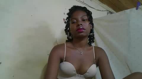 Snapshot of rosalinda933 chatting on 25, 4, 2026 Rosalinda online show from 25, 4, 2026