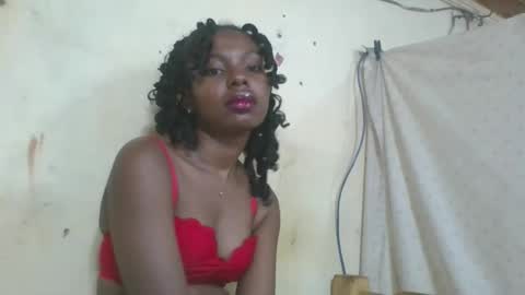 Snapshot of rosalinda933 chatting on 29, 4, 2026 Rosalinda online show from 29, 4, 2026