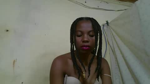 Snapshot of rosalinda933 chatting on 8, 5, 2026 Rosalinda online show from 8, 5, 2026