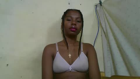 Snapshot of rosalinda933 chatting on 9, 5, 2026 Rosalinda online show from 9, 5, 2026