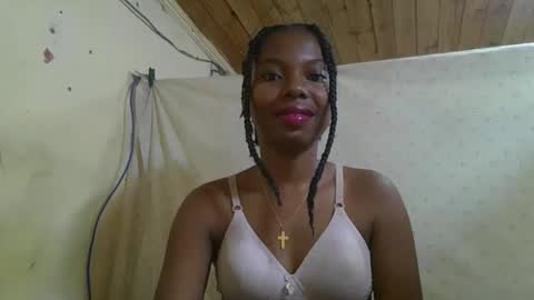 Snapshot of rosalinda933 chatting on 10, 5, 2026 Rosalinda online show from 10, 5, 2026
