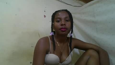 Snapshot of rosalinda933 chatting on 11, 5, 2026 Rosalinda online show from 11, 5, 2026