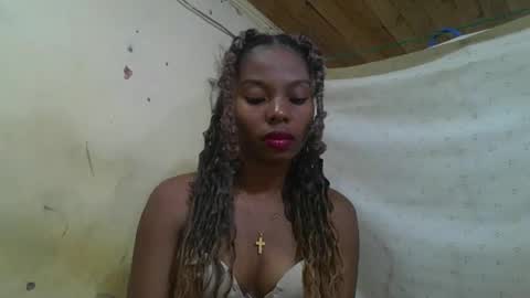 Snapshot of rosalinda933 chatting on 20, 5, 2026 Rosalinda online show from 20, 5, 2026