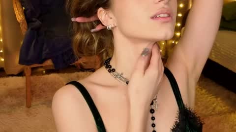 Snapshot of rosalvaulman chatting on 7, 4, 2026 Kylie online show from 7, 4, 2026