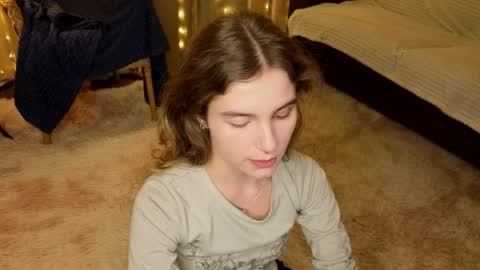 Snapshot of rosalvaulman chatting on 9, 4, 2026 Kylie online show from 9, 4, 2026