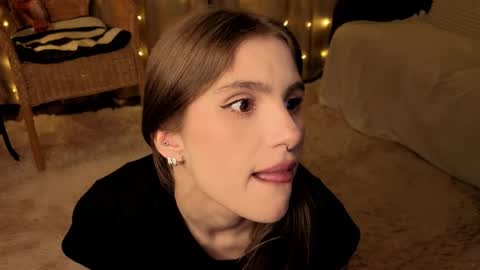 Snapshot of rosalvaulman chatting on 31, 5, 2026 Kylie online show from 31, 5, 2026