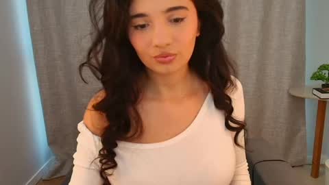 Snapshot of rose_desiree chatting on 9, 6, 2026 Rose online show from 9, 6, 2026