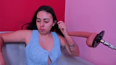 rose_smitth online show from 12, 4, 2026