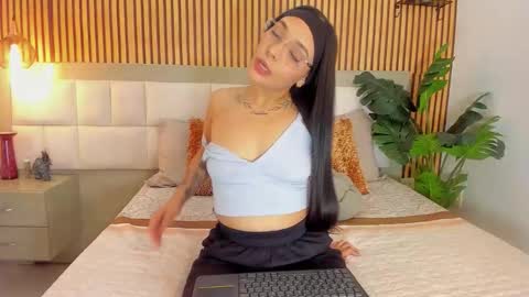 roseaurora online show from 13, 10, 2025