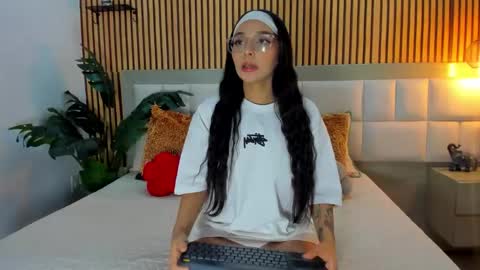 roseaurora online show from 13, 1, 2026