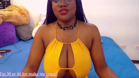Snapshot of rosebeckers7 chatting on 2, 12, 2024 Your girl Rose  6k of followers online show from 2, 12, 2024
