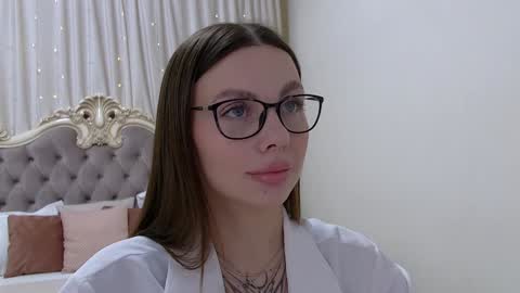 Rose Hubbard online show from 6, 2, 2025