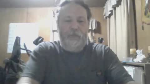 Snapshot of rosepanda chatting on 24, 2, 2025 Lost4gain online show from 24, 2, 2025