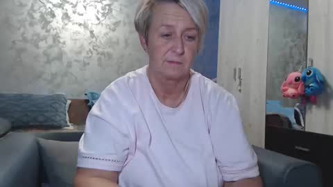 Lovepinklilly online show from 6, 2, 2026