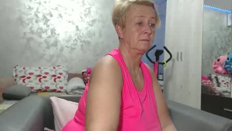 Lovepinklilly online show from 9, 4, 2026