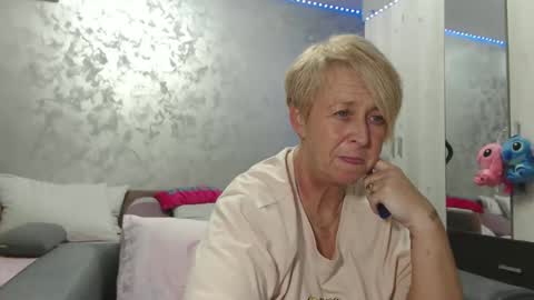 Snapshot of roses_and_lillies chatting on 22, 4, 2026 Lovepinklilly online show from 22, 4, 2026