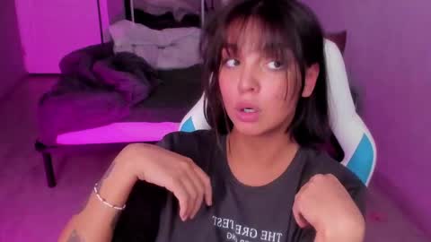 Snapshot of roshelle_xxx chatting on 22, 1, 2025 Roshelle online show from 22, 1, 2025