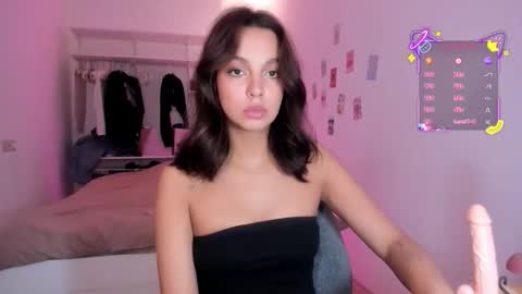 Snapshot of roshelle_xxx chatting on 13, 9, 2025 Roshelle online show from 13, 9, 2025