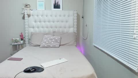 rosiehw online show from 26, 12, 2024