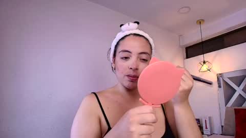 Snapshot of rossi_ss1 chatting on 28, 4, 2026 Ross online show from 28, 4, 2026