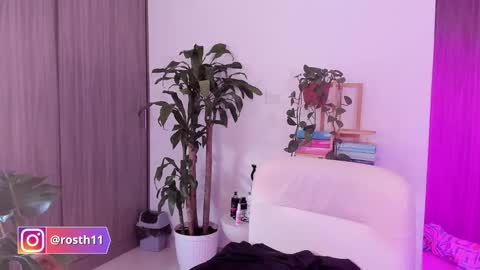 Snapshot of rossth11 chatting on 17, 10, 2025 Im Ross online show from 17, 10, 2025