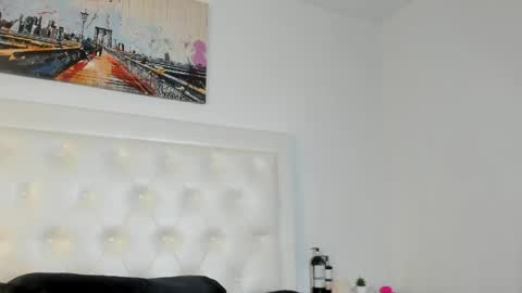 rouse_sexy_hotxx77 online show from 17, 5, 2026
