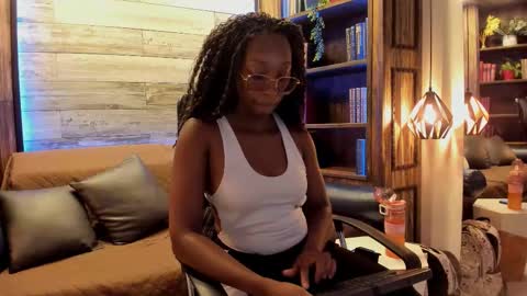 rouselux online show from 28, 2, 2026