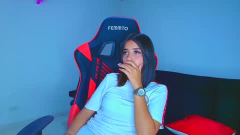 rousse_violet online show from 9, 9, 2025