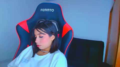 rousse_violet online show from 18, 9, 2025