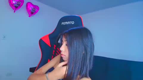 rousse_violet online show from 5, 10, 2025