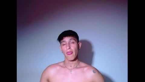 Snapshot of rowanboy23 chatting on 7, 7, 2026 rowanboy23 online show from 7, 7, 2026