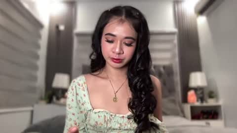 Snapshot of roweena_rodrigo69x chatting on 3, 7, 2026 roweena online show from 3, 7, 2026