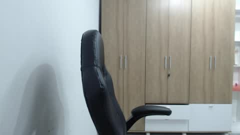 Roxana online show from 5, 4, 2026