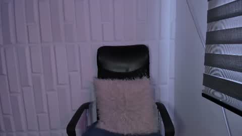 roxanebrown online show from 17, 6, 2026