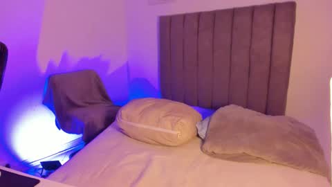 Roxane online show from 12, 2, 2026