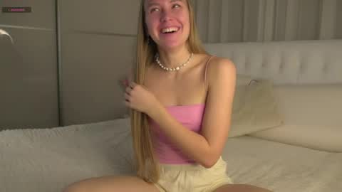 Anna Lokiss online show from 2, 11, 2025