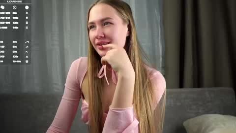 Anna Lokiss online show from 3, 4, 2026