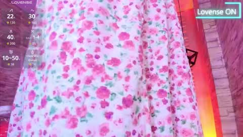 Snapshot of roxanne_han chatting on 6, 2, 2026 roxanne_han online show from 6, 2, 2026