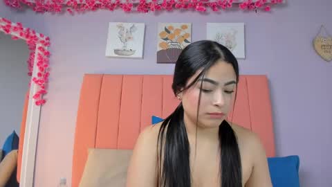 Snapshot of roxanneowens chatting on 11, 5, 2026 Juliana 3 online show from 11, 5, 2026