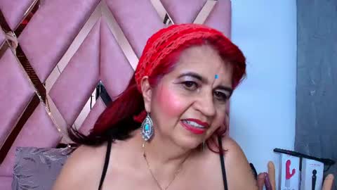 Snapshot of roxettemature chatting on 21, 6, 2026 RoxetteMature online show from 21, 6, 2026