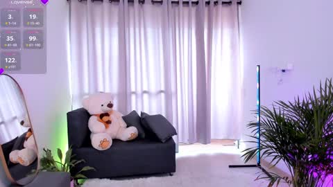  R O X I E  online show from 17, 12, 2024