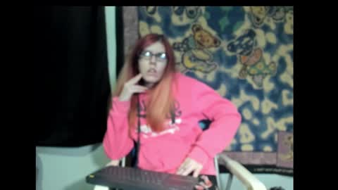 roxihazeleyes online show from 11, 3, 2025