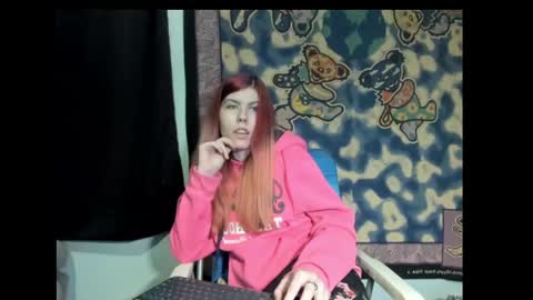 roxihazeleyes online show from 11, 3, 2025