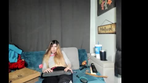 roxihazeleyes online show from 17, 1, 2026