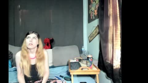 roxihazeleyes online show from 1, 4, 2026