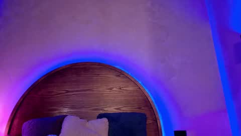 Snapshot of roxxxevelvet chatting on 2, 10, 2025 Roxx IG online show from 2, 10, 2025